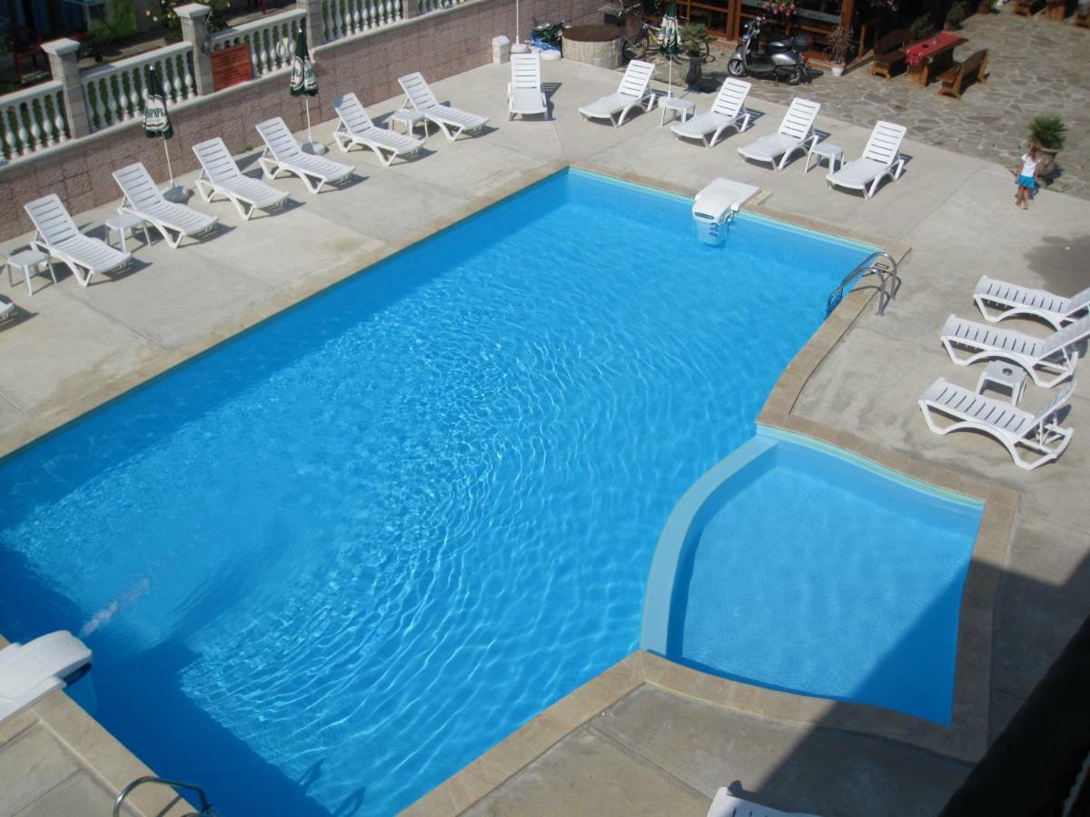 Hotel Black Sea - Breakfast, Pool & Free Parking Obzor Bagian luar foto